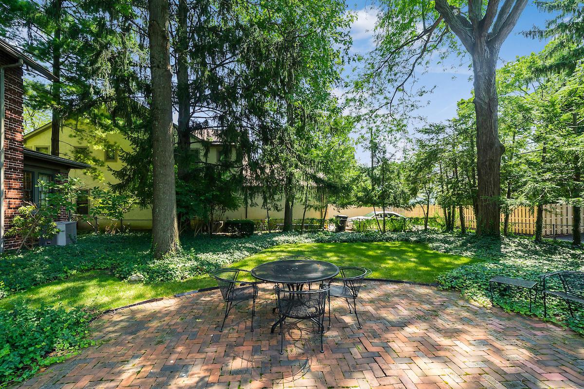 2425 Brentwood Road Columbus, OH 43209 - Photo 26 of 29