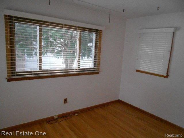 23741 Rausch Avenue Eastpointe, MI 48021 - Photo 6 of 17 23741 Rausch 005.jpg