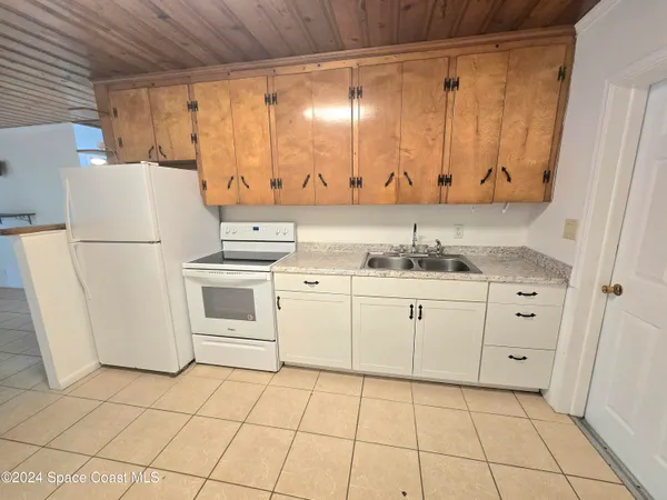 $1,400 | 1812 Guava Avenue, Melbourne, FL 32935