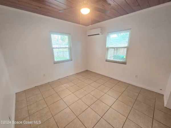 $1,400 | 1812 Guava Avenue, Melbourne, FL 32935