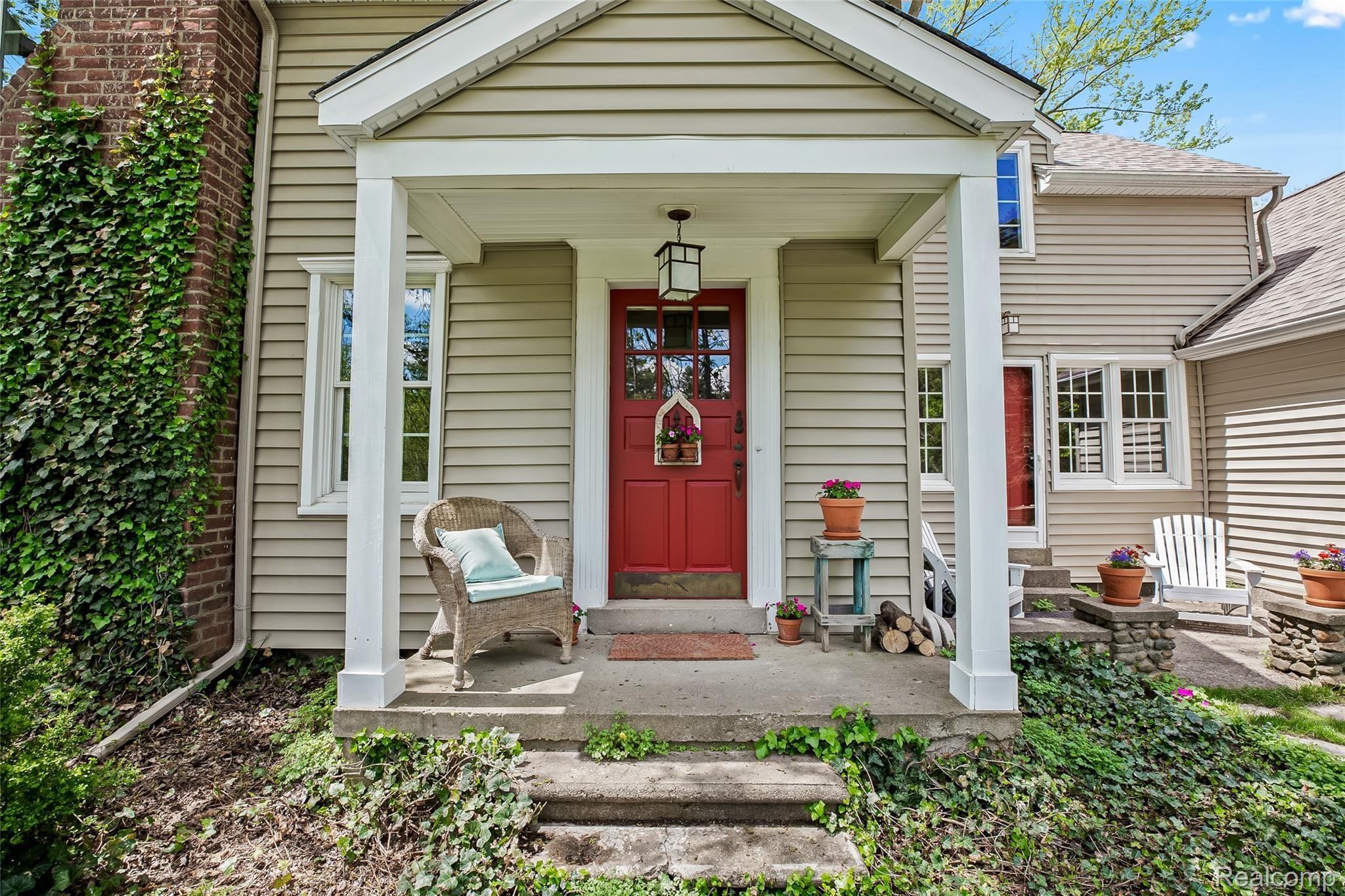 6857 Napier Road Plymouth, MI 48170 - Photo 5 of 53 5.Front