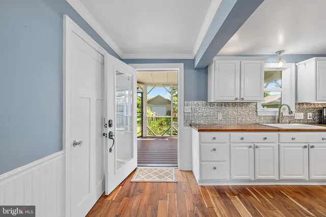 a sign on the side of the road