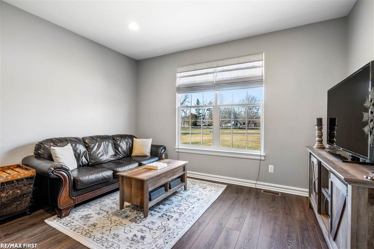 15888 29 Mile Road Ray, MI 48096 - Photo 9 of 63 Interior Den
