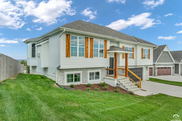 $529,900 | 3512 Prairie Clover Court, Lawrence, KS 66049