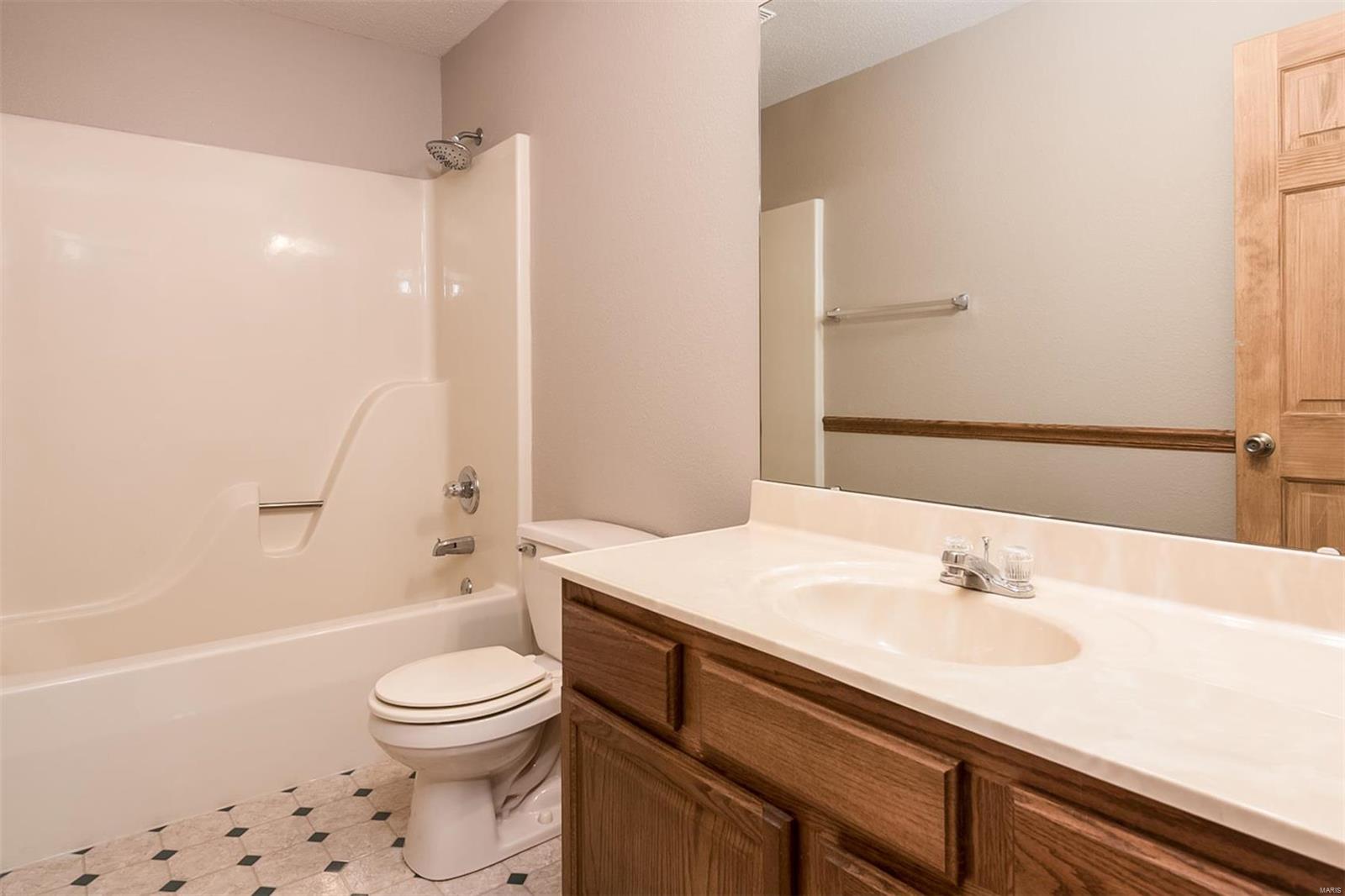 8540 Oak Hill School Road Lebanon, IL 62254 - Photo 13 of 22 Gallery Image 13