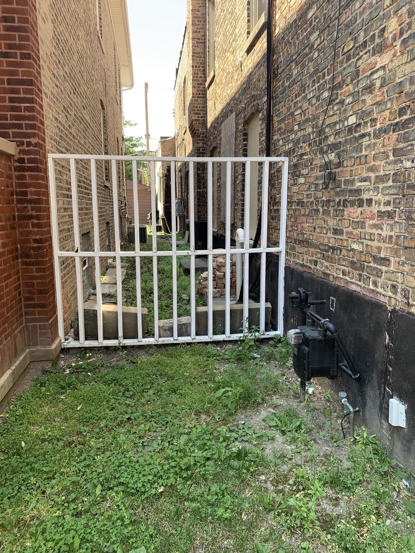 1448 West Polk Street, Unit 2F Chicago, IL 60607 - Photo 2 of 19