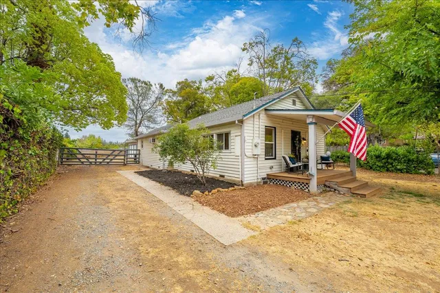 $450,000 | 1240 Live Oak Lane, Auburn, CA 95603