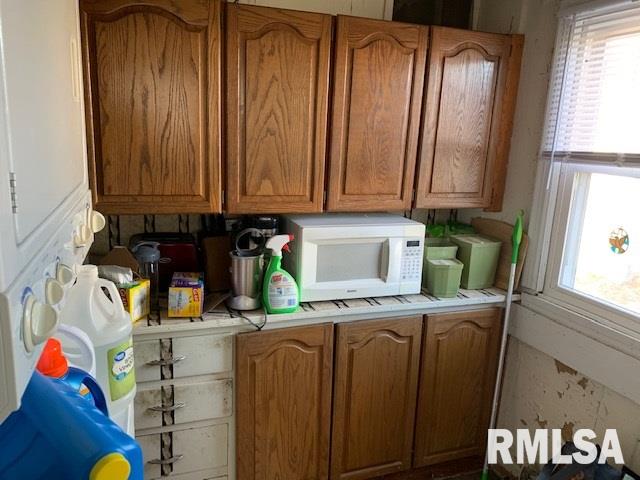 2409 44th Street Moline, IL 61265 - Photo 3 of 7 Gallery Image 3