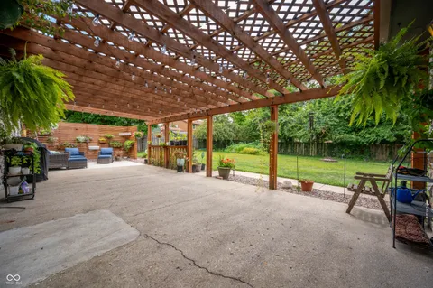 $309,990 | 747 Yosemite Drive, Indianapolis, IN 46217