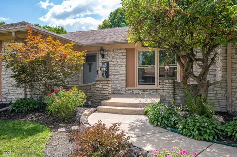 $309,990 | 747 Yosemite Drive, Indianapolis, IN 46217