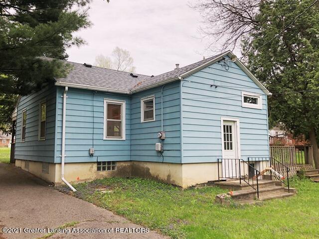 933 North Waverly Road Lansing, MI 48917 - Photo 17 of 26 IMG_3829.JPG