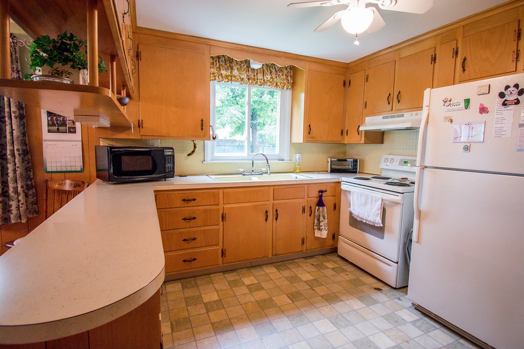 17 Rutherford Avenue Warwick, RI 02886 - Photo 6 of 37 Gallery Image 6