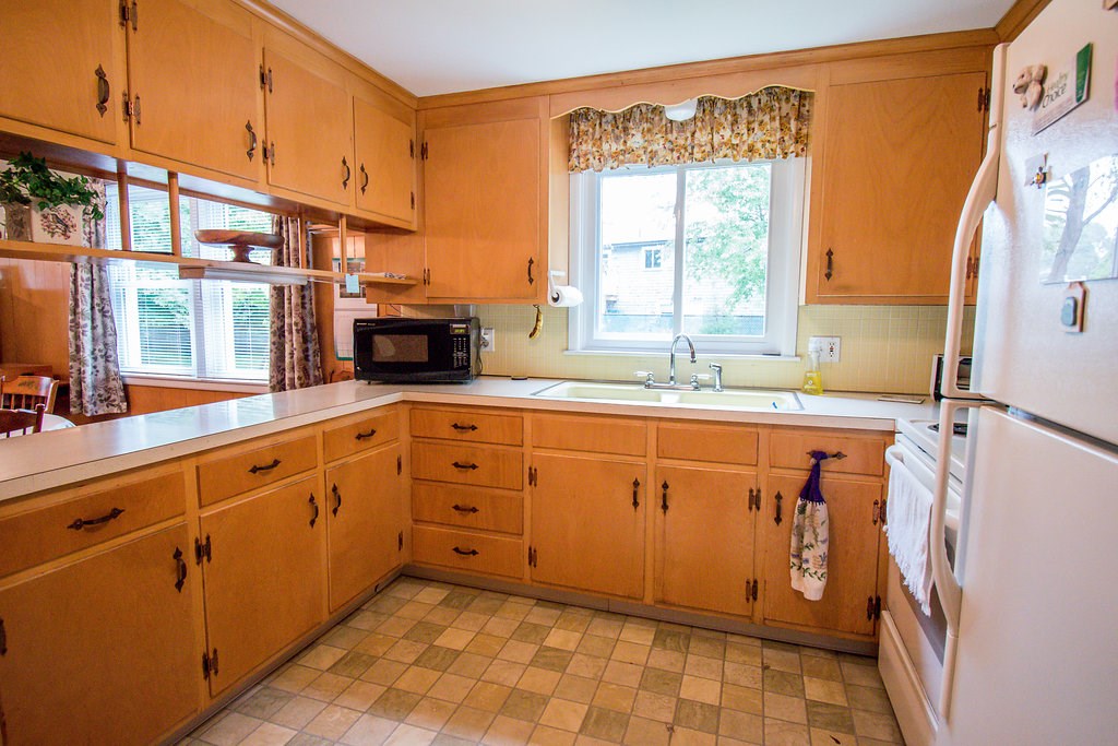 17 Rutherford Avenue Warwick, RI 02886 - Photo 8 of 37 Gallery Image 8