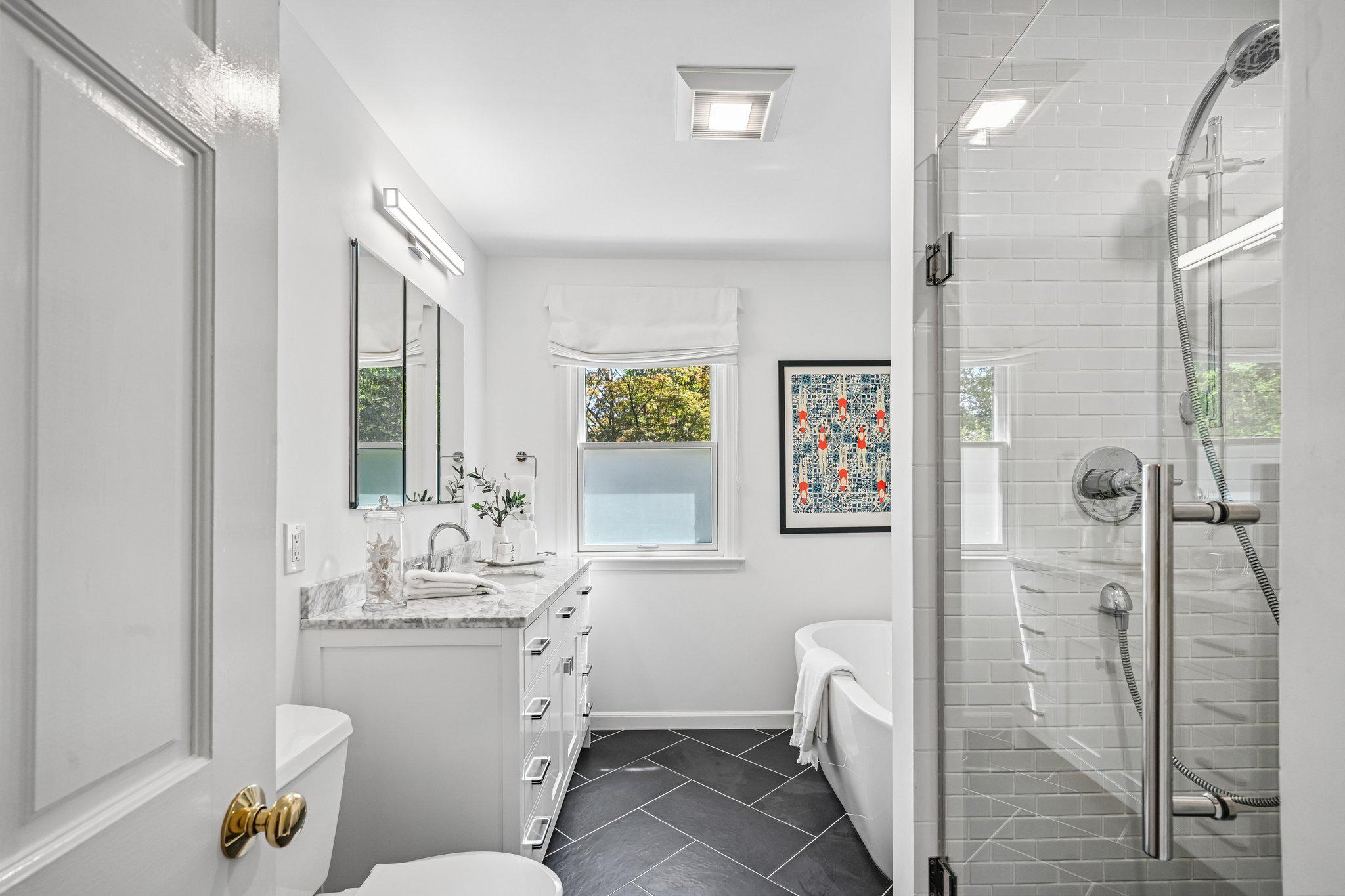 263 South Roberts Road Bryn Mawr, PA 19010 - Photo 40 of 74 Hall bathroom.
