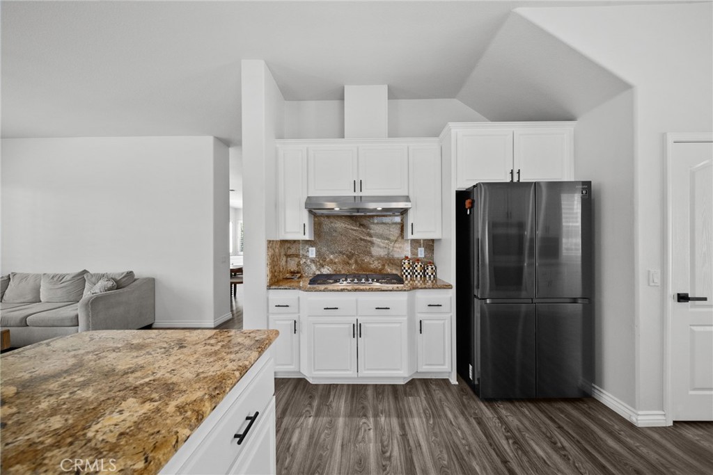 28251 Infinity Circle Saugus, CA 91390 - Photo 17 of 63 Gallery Image 17