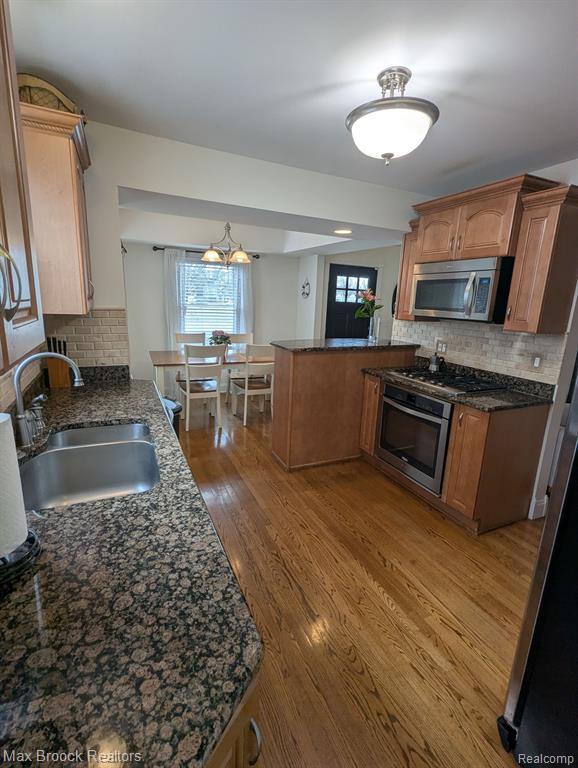 2209 Windemere Road Birmingham, MI 48009 - Photo 2 of 10