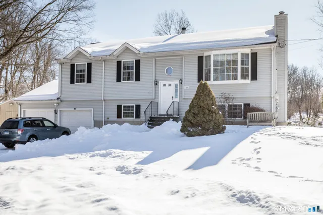 $479,000 | 146 Fitch Street, North Haven, CT 06473