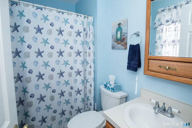 $479,000 | 146 Fitch Street, North Haven, CT 06473