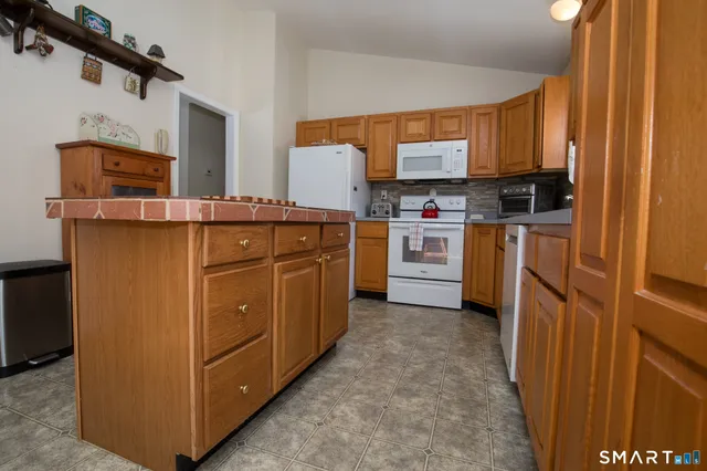 $479,000 | 146 Fitch Street, North Haven, CT 06473