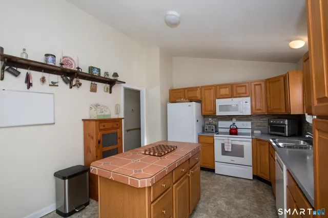 $479,000 | 146 Fitch Street, North Haven, CT 06473