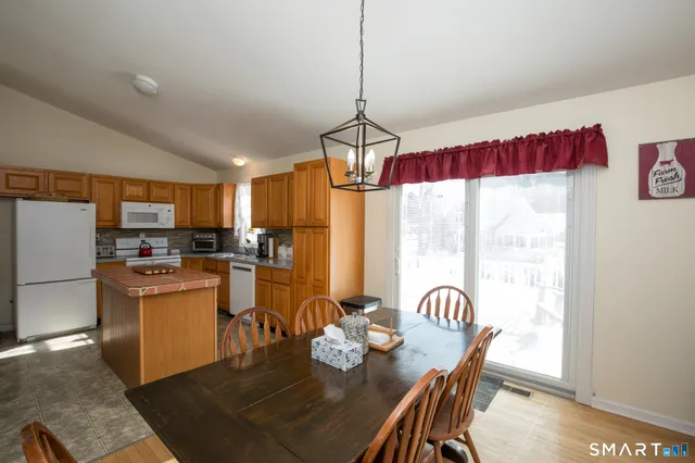 $479,000 | 146 Fitch Street, North Haven, CT 06473