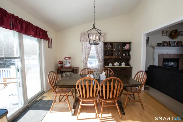 $479,000 | 146 Fitch Street, North Haven, CT 06473