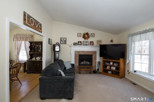 $479,000 | 146 Fitch Street, North Haven, CT 06473