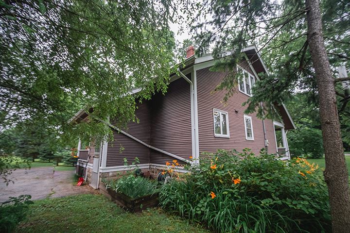 2829 Rice Avenue Rockford, IL 61101 - Photo 14 of 21 a front view of a house with a yard