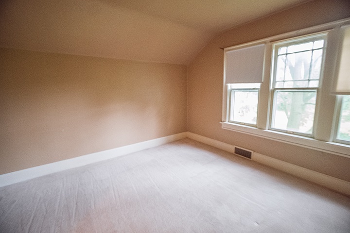 2829 Rice Avenue Rockford, IL 61101 - Photo 10 of 21 an empty room with a window