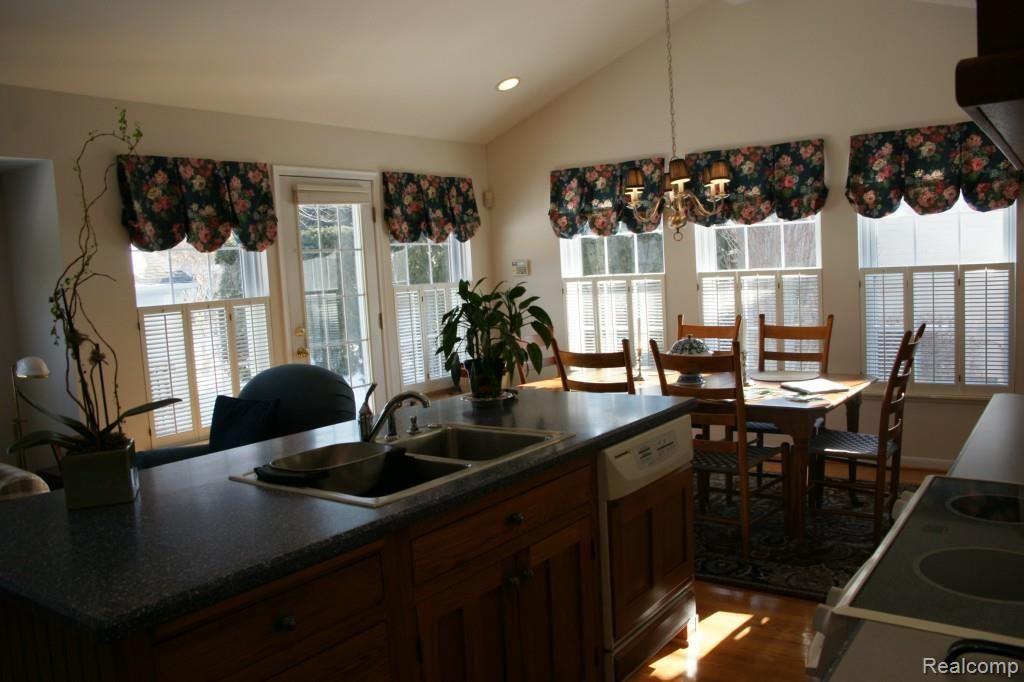 192 Ridgemont Road Grosse Pointe, MI 48236 - Photo 7 of 16 DSC00145.jpg