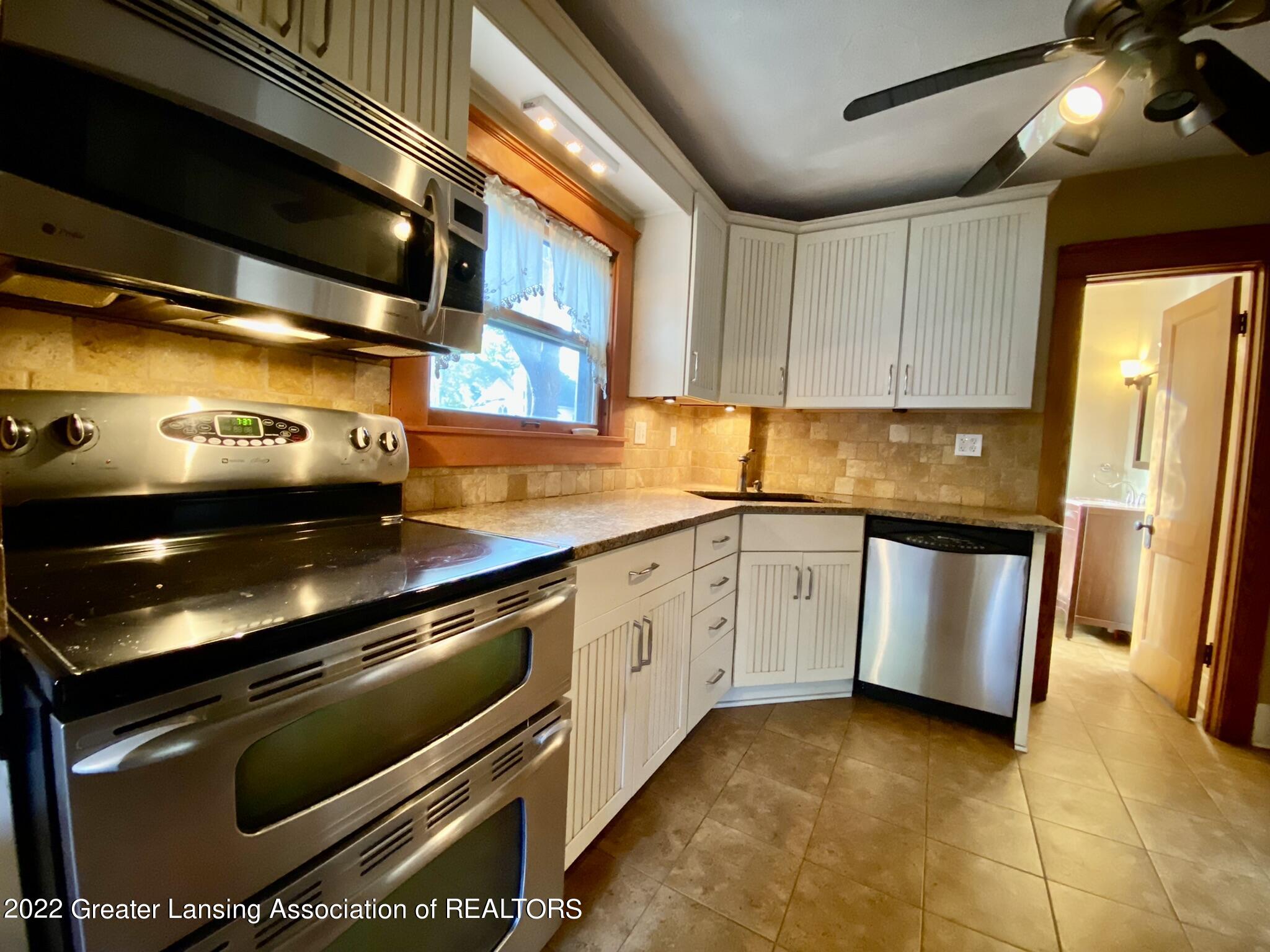 1365 Haslett Road Haslett, MI 48840 - Photo 12 of 43 IMG_0356