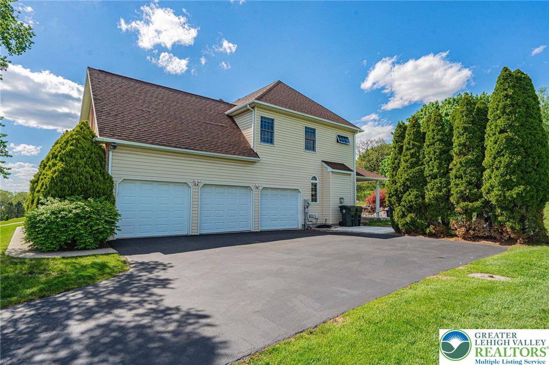 6551 Overlook Road Orefield, PA 18069 - Photo 9 of 82
