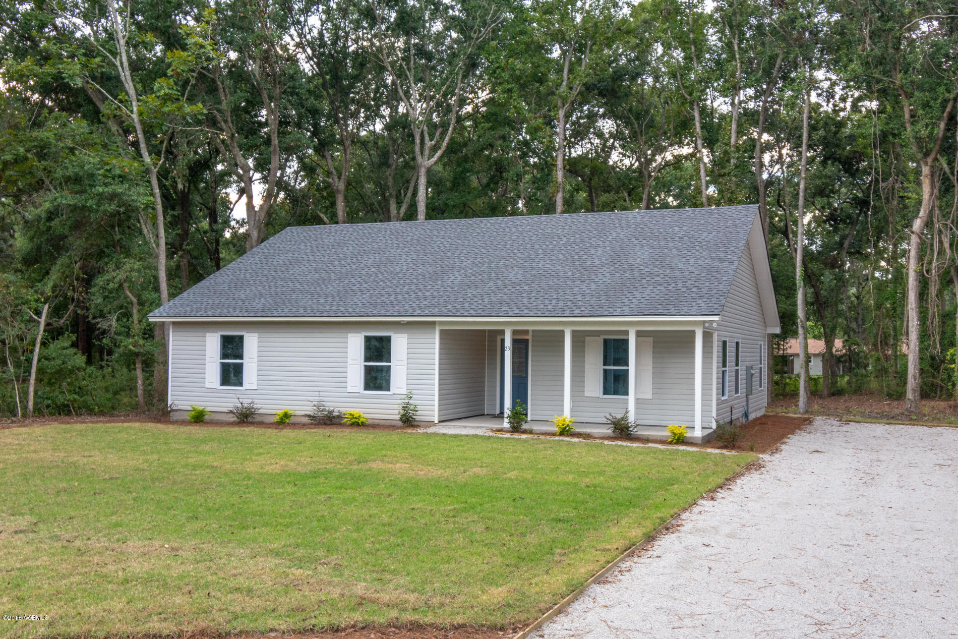 23 Wiggins Road Beaufort, SC 29907 - Photo 2 of 20 Front view