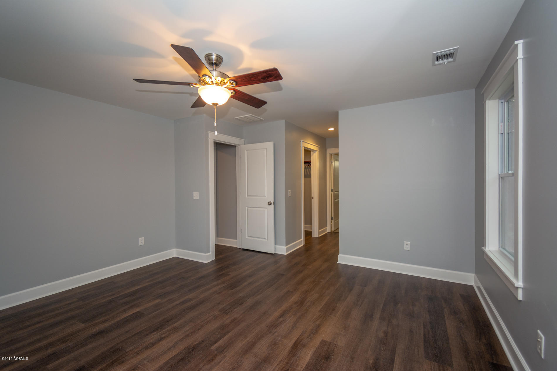 23 Wiggins Road Beaufort, SC 29907 - Photo 6 of 20 Master bedroom