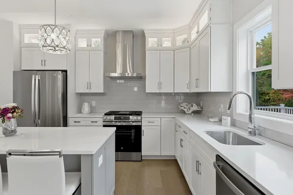 $699,900 | 34 Elise Avenue, Unit 17, Londonderry, NH 03053