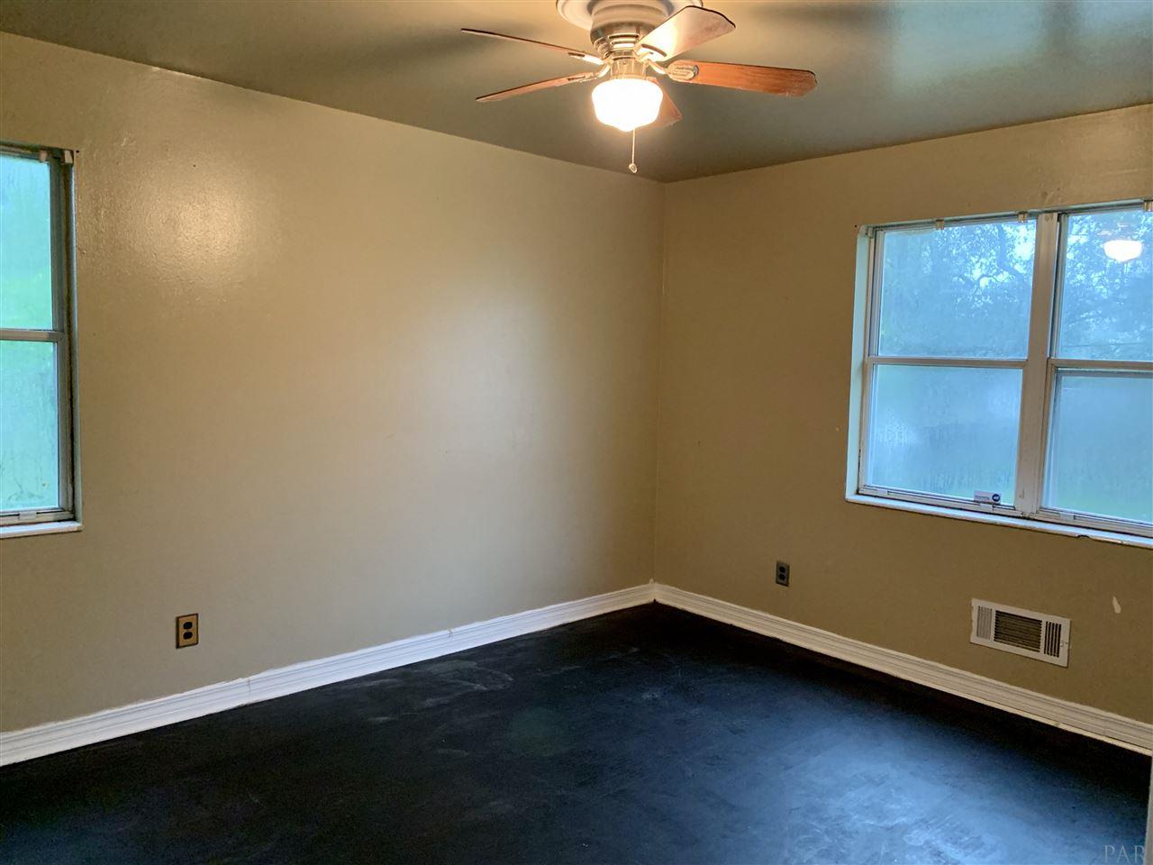 1005 East Montclair Road Pensacola, FL 32505 - Photo 8 of 9 Gallery Image 8