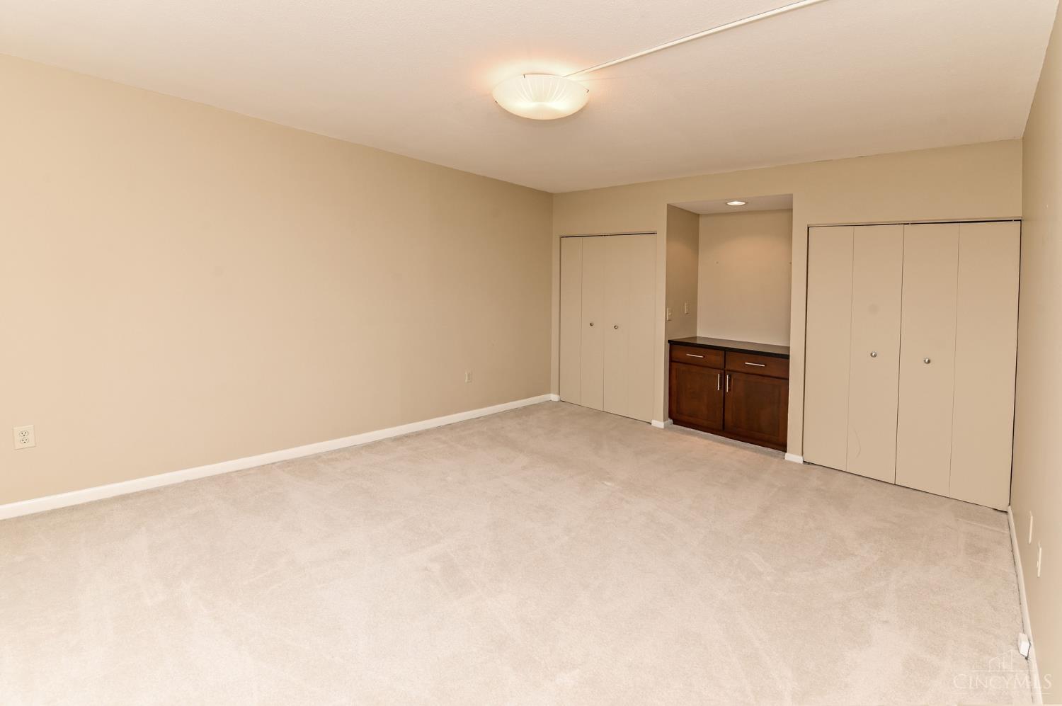2444 Madison Road, Unit 1409 Cincinnati, OH 45208 - Photo 17 of 40