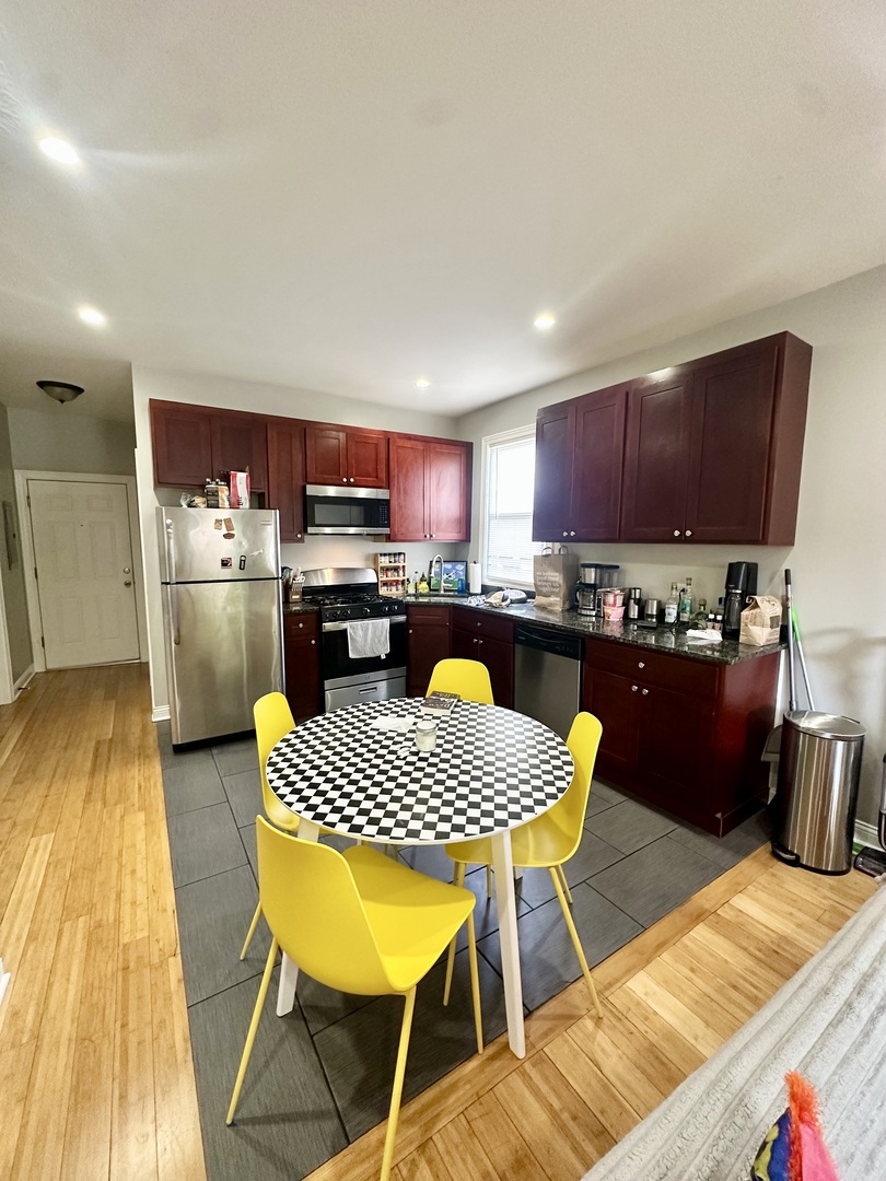 3258 North Ridgeway Avenue Chicago, IL 60618 - Photo 4 of 19 Gallery Image 4