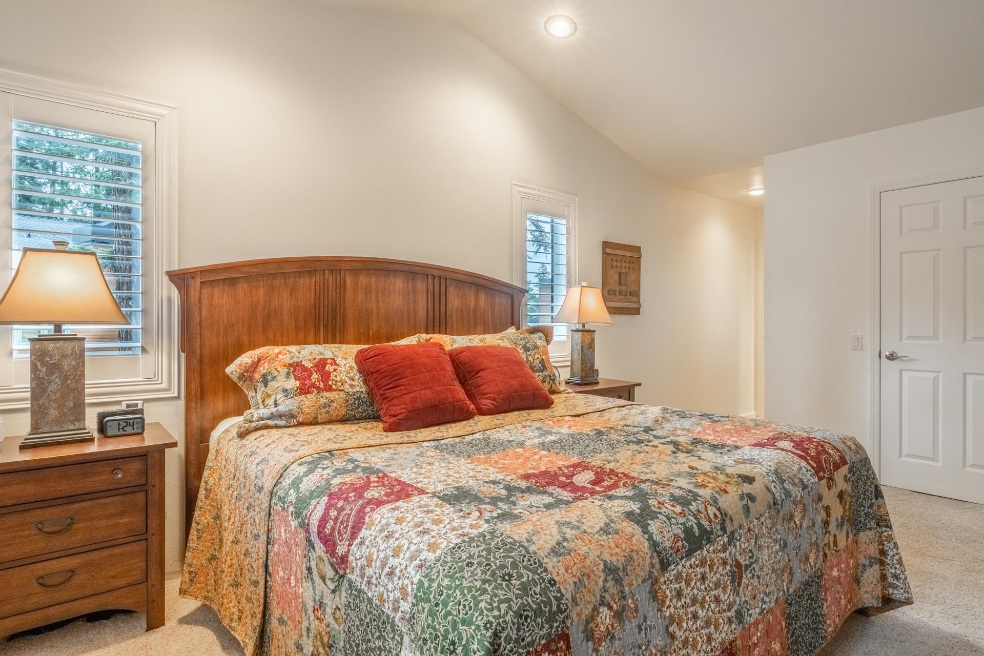 236 Davison Road Mammoth Lakes, CA 93546 - Photo 19 of 49 a bedroom with a bed and a lamp