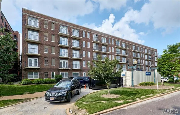 $138,000 | 5630 Pershing Avenue, Unit 23, St. Louis, MO 63112