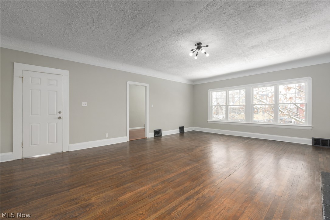 3306 East Overlook Road Cleveland Heights, OH 44118 - Photo 17 of 35