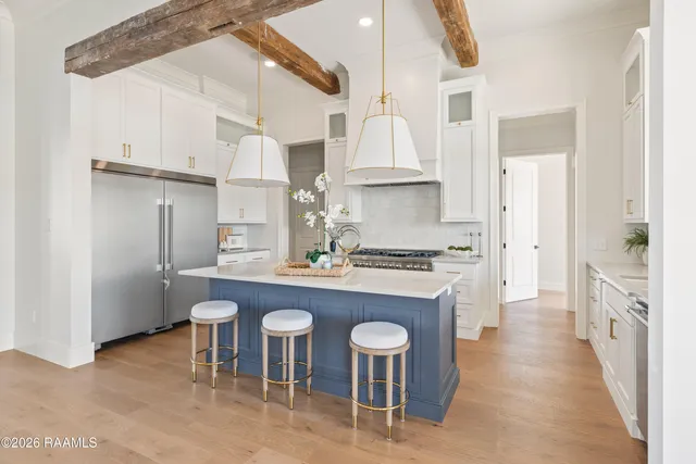 $749,000 | 211 Sabal Grv Lane, Youngsville, LA 70592