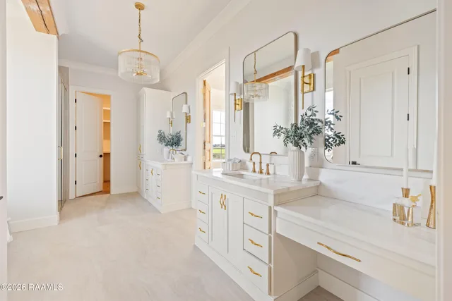 $749,000 | 211 Sabal Grv Lane, Youngsville, LA 70592