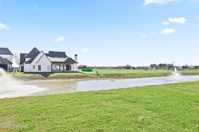 $749,000 | 211 Sabal Grv Lane, Youngsville, LA 70592