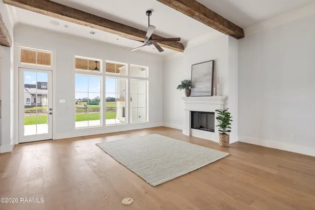 $749,000 | 211 Sabal Grv Lane, Youngsville, LA 70592