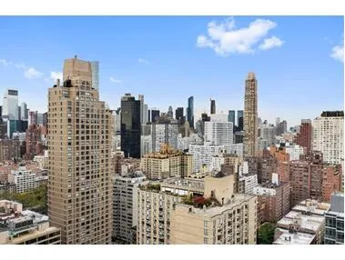 $2,398,000 | 422 East 72nd Street, Unit 32C | Lenox Hill