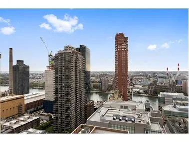 $2,398,000 | 422 East 72nd Street, Unit 32C | Lenox Hill