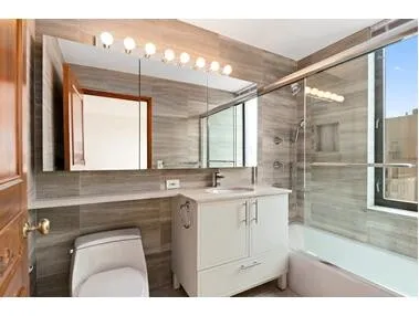 $2,398,000 | 422 East 72nd Street, Unit 32C | Lenox Hill