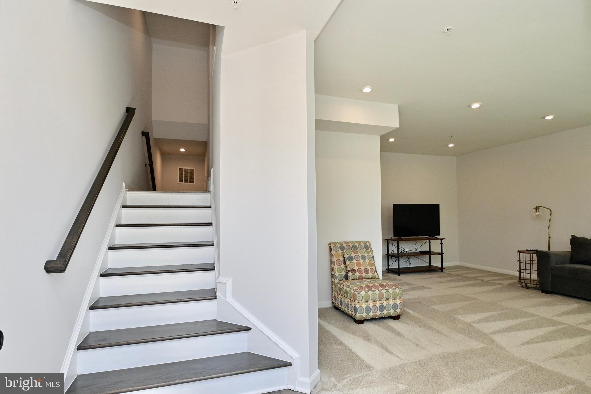 10126 Aerospace Road Lanham, MD 20706 - Photo 4 of 36 Gallery Image 4