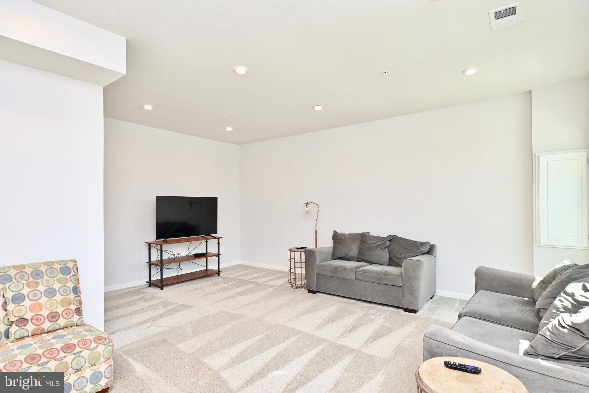 10126 Aerospace Road Lanham, MD 20706 - Photo 5 of 36 Gallery Image 5